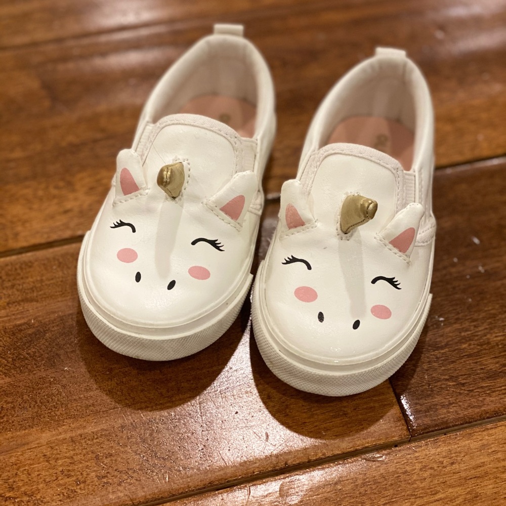 Toddler Girl’s Unicorn Slip Ons / size 5